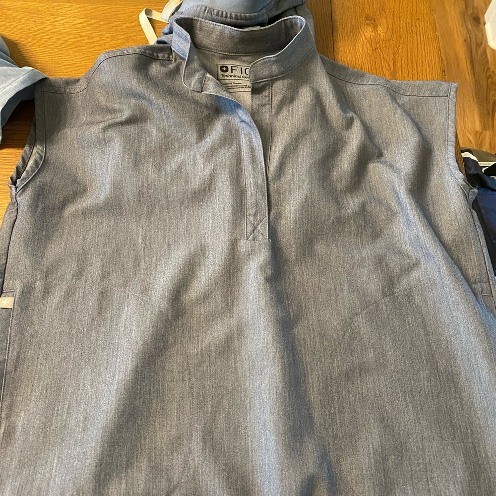 Figs scrubs. Like New